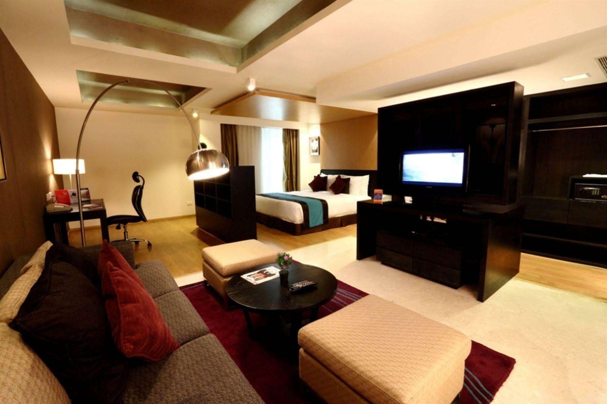 Davanam Sarovar Portico Suites Μπανγκαλόρ Εξωτερικό φωτογραφία
